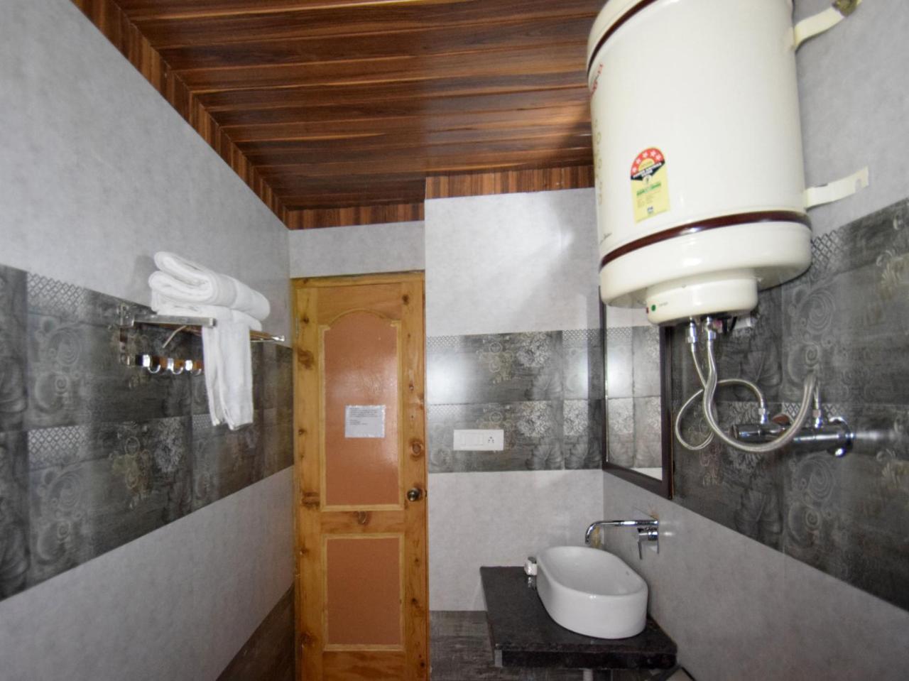 Oyo 10255 Hotel Red Apple Manāli Exterior foto